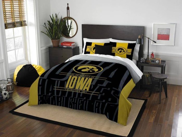 Iowa Hawkeyes Bedding Set - 1 Duvet Cover & 2 Pillow Cases