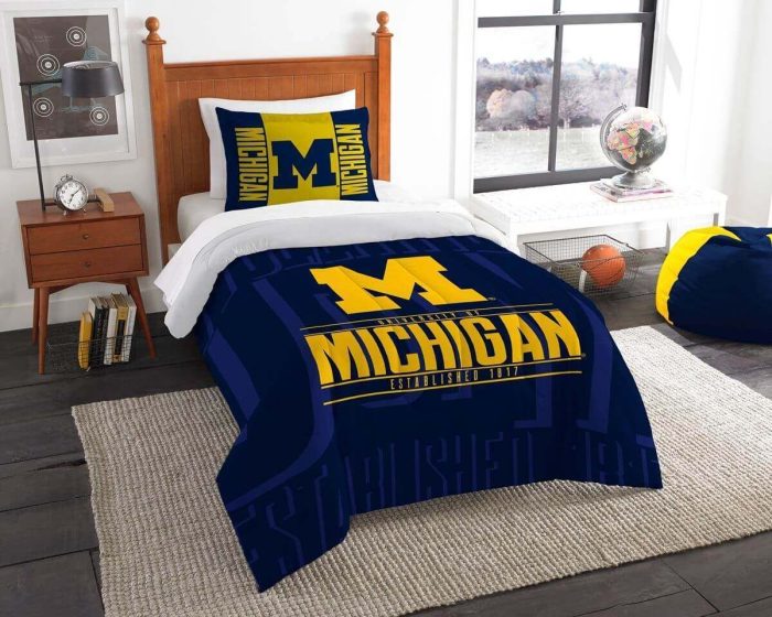 Michigan Wolverines Bedding Set - 1 Duvet Cover & 2 Pillow Cases