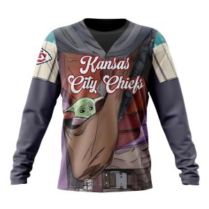 Personalized NFL Kansas City Chiefs Specialized Mandalorian And Baby Yoda Unisex Sweatshirt SWS639