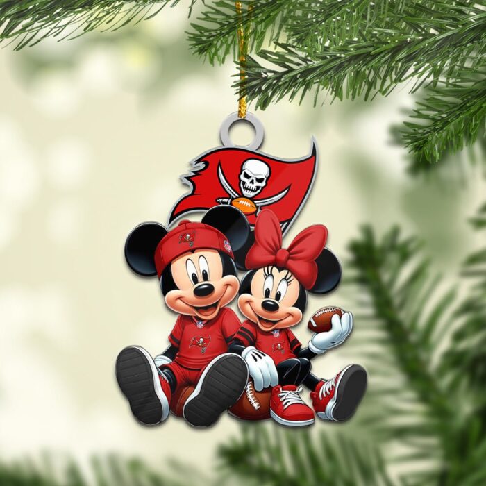 Tampa Bay Buccaneers Mickey & Minnie NFL Personalized Ornament For Fans WOM1142